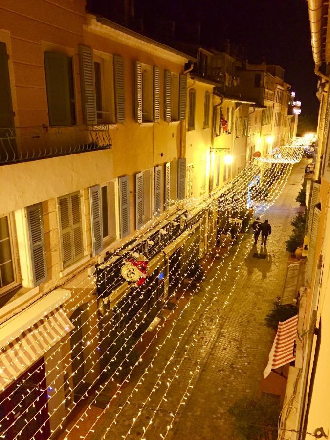 Superbe studio rue piétonne principale Sanary à côté du port Esterno foto