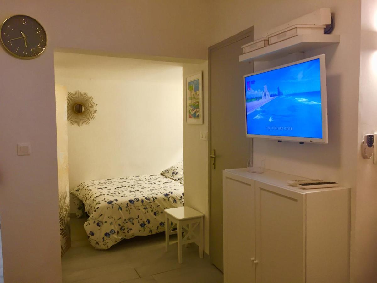 Superbe studio rue piétonne principale Sanary à côté du port Esterno foto